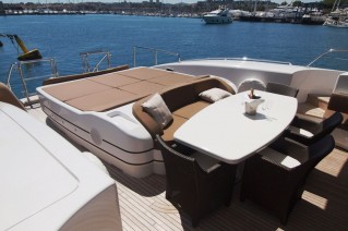 LES -  Aft deck sunpad 2